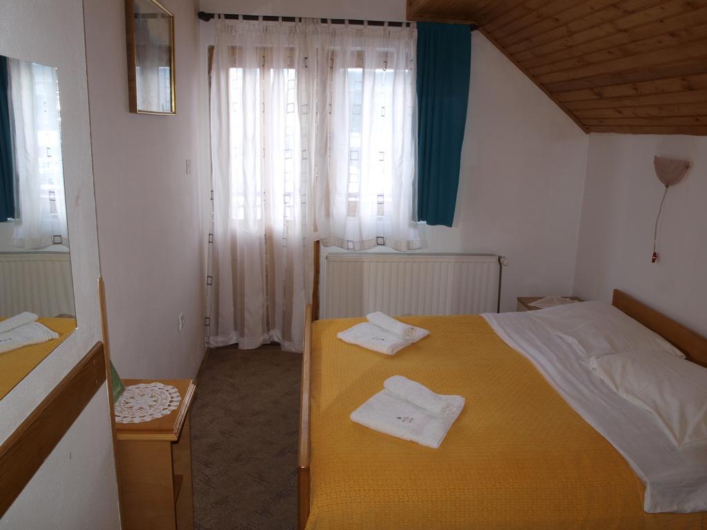 Guesthouse Ukus Durmitora Zabljak  Ngoại thất bức ảnh